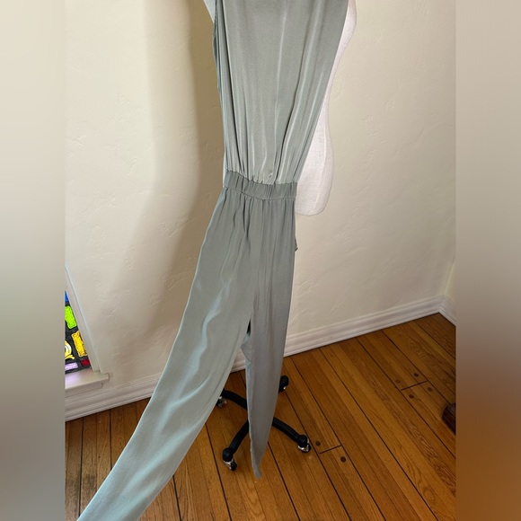 Ramy Brook 95% silk 5% spandex sage green jumpsuit with belt Size P - Picture 3 of 7